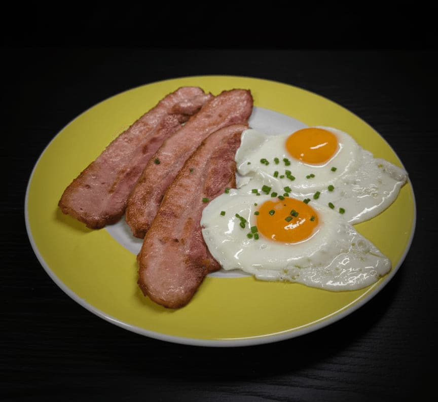 Bacon and egg combination plate