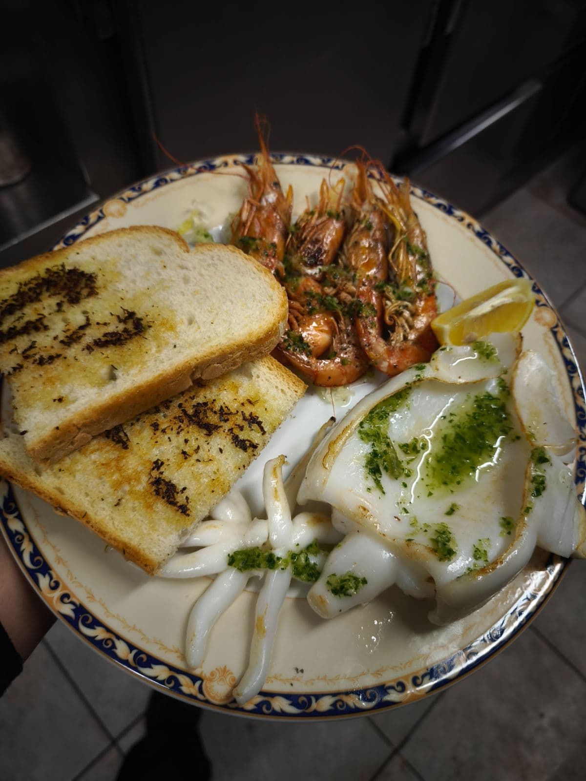Sepia con gambas 